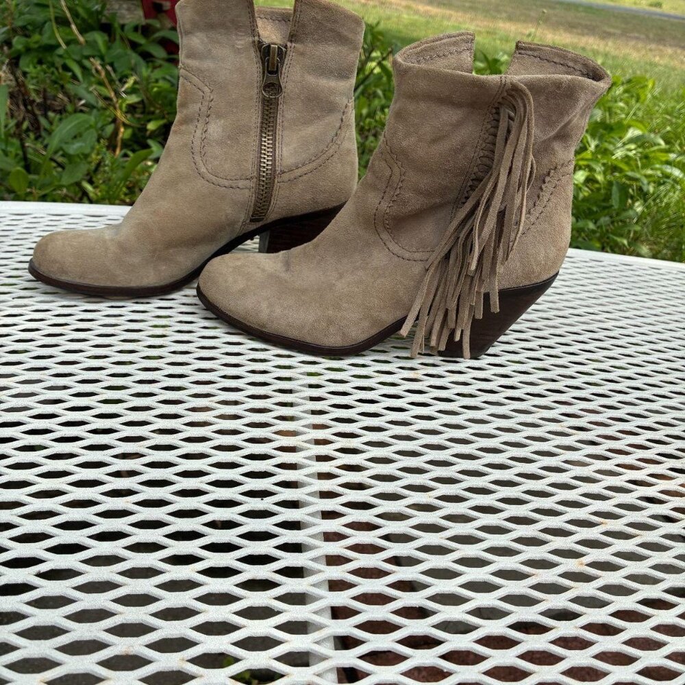 sam edelman size 5 suede booty, with fringe and zipper
